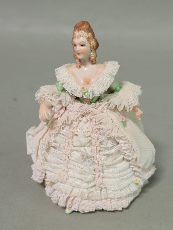 127_Lot_523_Muller_Vokstedt_porcelain_figurine.jpg