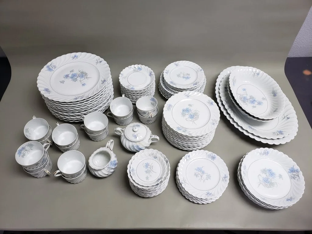 032_Lot_85_99_Haviland_Limoges_porcelain_Bergere_pattern.jpg