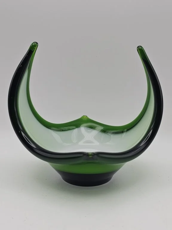 186 - Lot 421h - Vintage hand-blown green and white freeform art.jpg