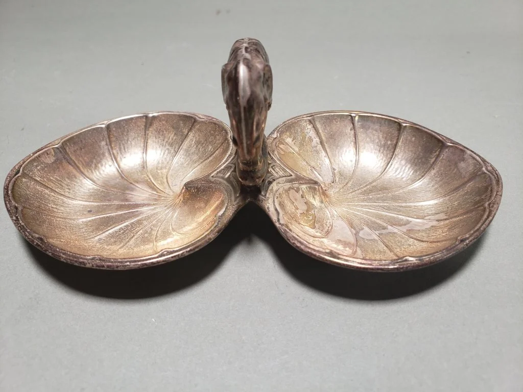 156_Lot_128_Silver_figural_sectioned_trinket_dish_scratch.jpg