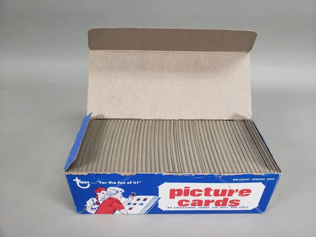 043 - Lot 59 - 1982 Topps baseball vending box of baseball cards.jpg