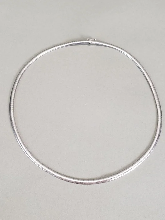 008_Lot_3_14k_white_gold_necklace.jpg