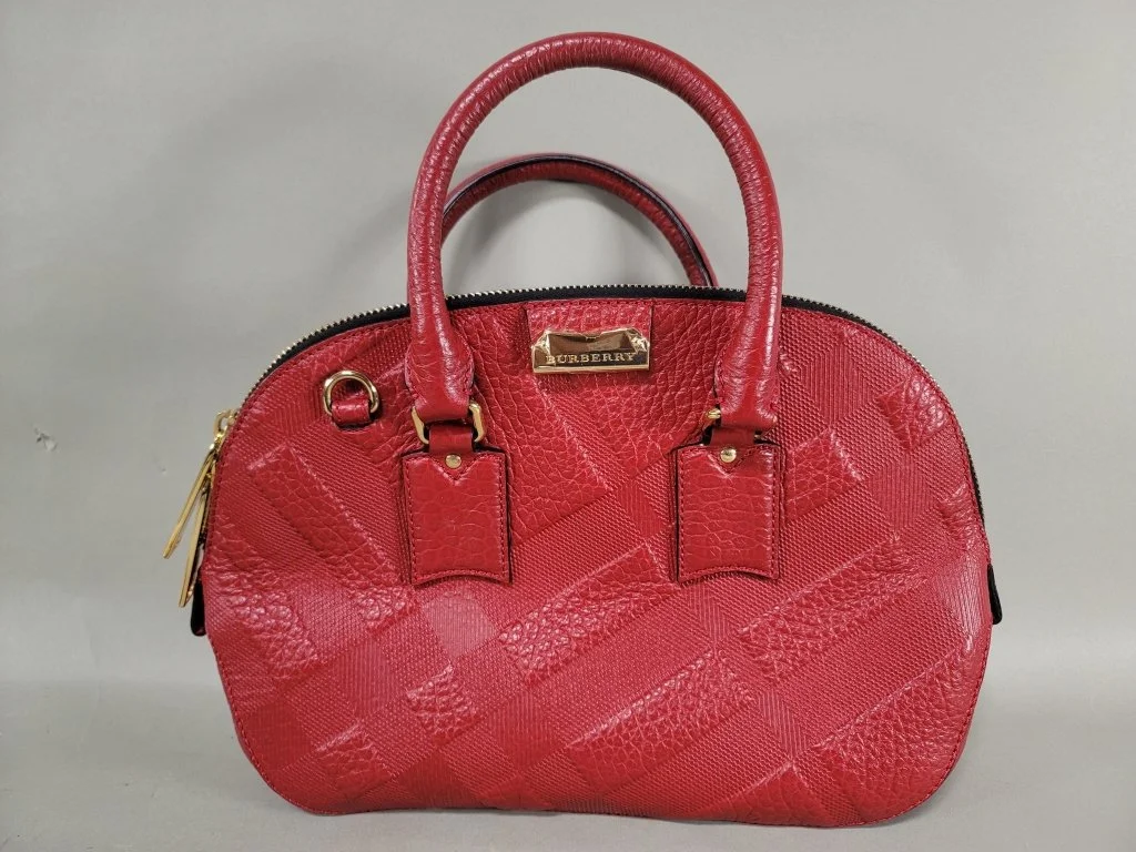 102 - 549 Burberry leather handbag.jpg