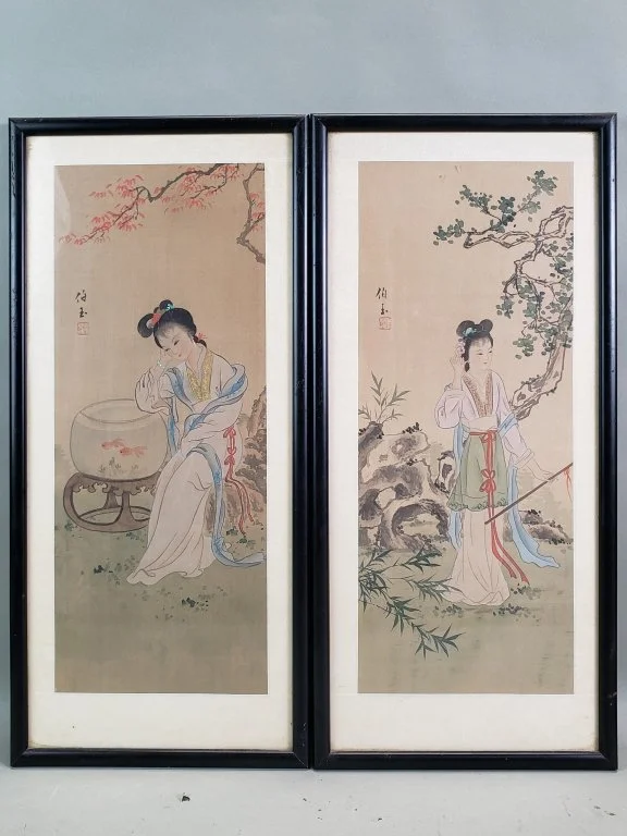 072_Lot_480_Pair_of_signed_Chinese_paintings_on_fabric.jpg