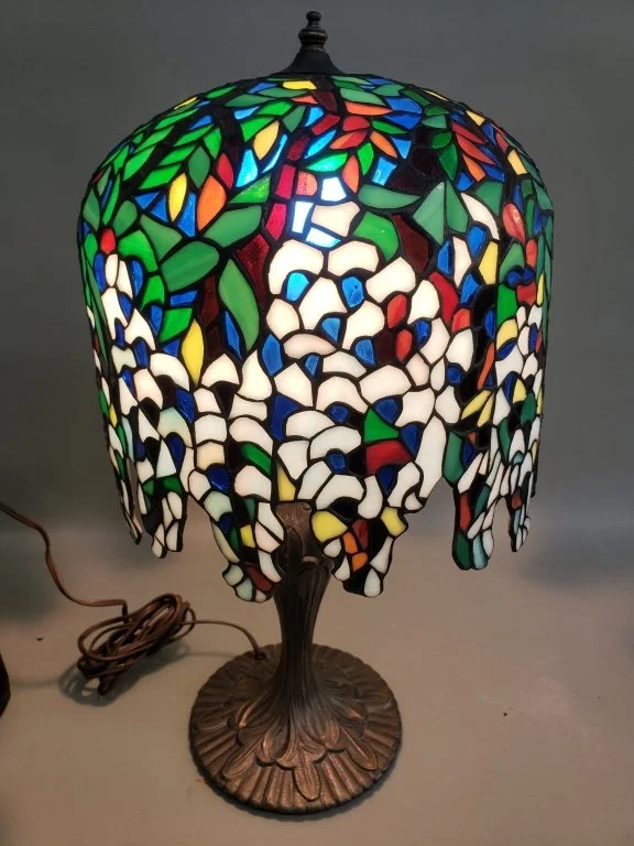 110_Lot_316_Tiffany_style_stained_glass_table_lamp.jpg