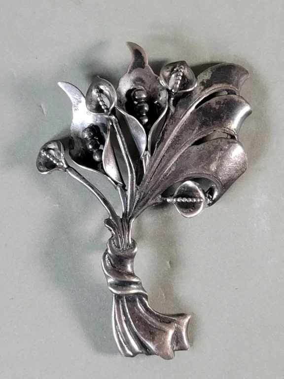 134 - Lot 513 - Vintage sterling silver floral bouquet brooch.jpg