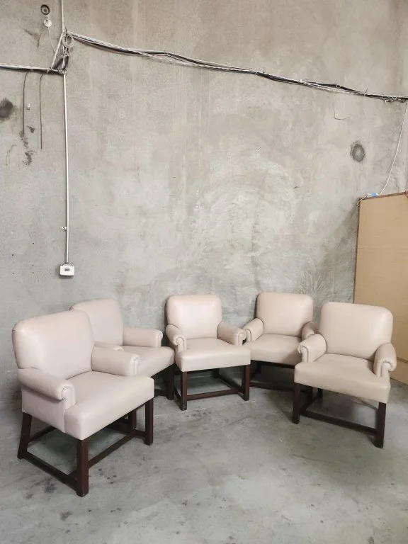 130_Lot_228_5_leather_chairs.jpg