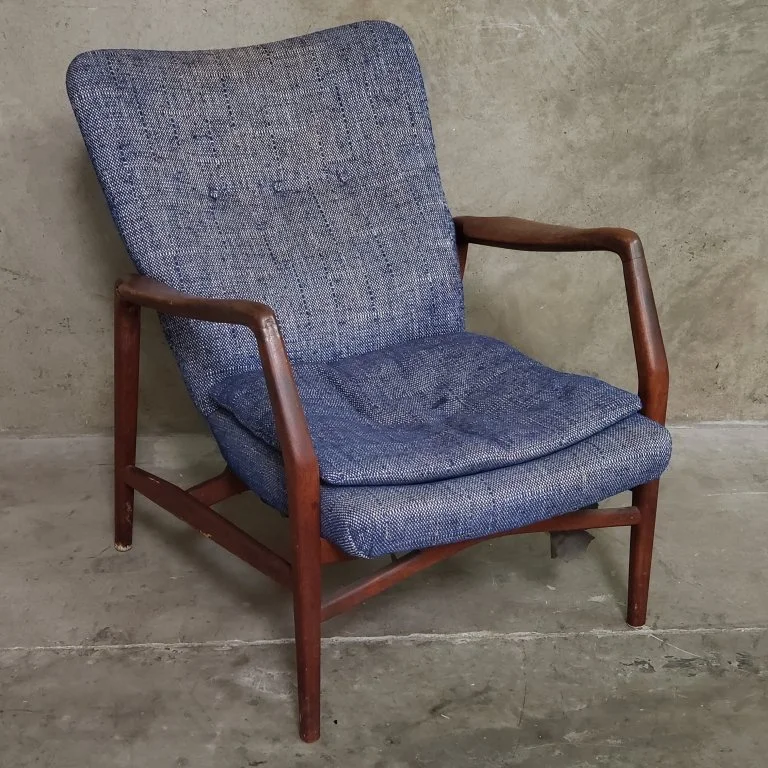 148 - 448 Kurt Olsen-style Mid-century modern teak.jpg
