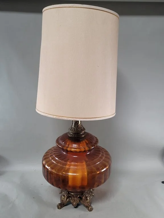 153_Lot_102_Vintage_amber_glass_and_metal_table_lamp.jpg