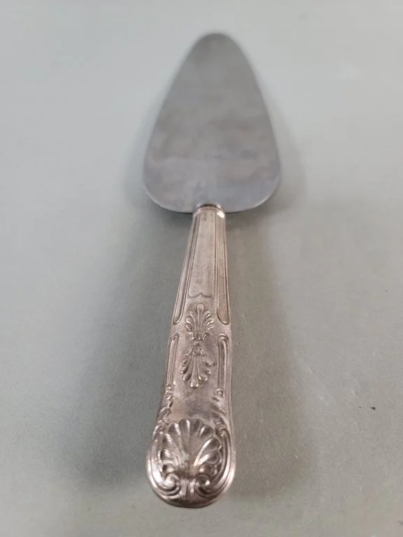 064 - Lot 449 - Sterling silver handle cake knife.jpg