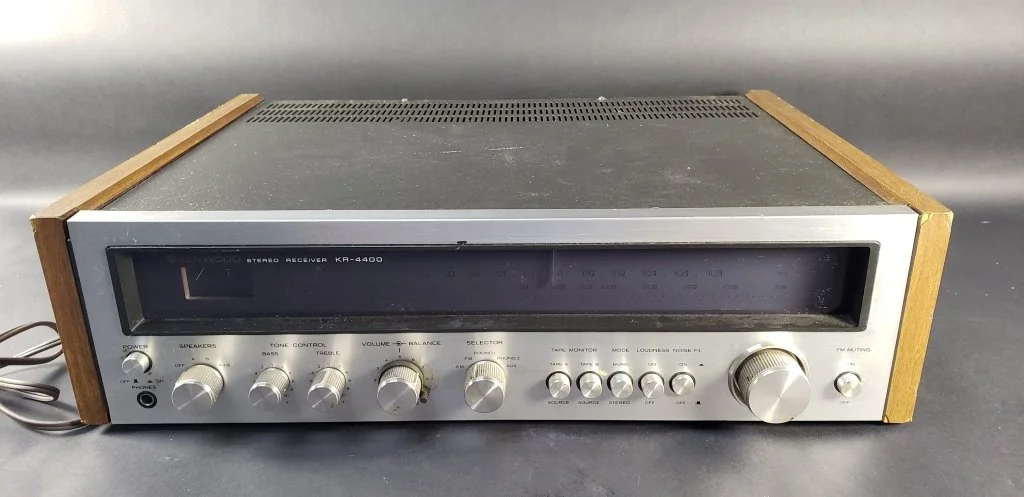 093_Lot_15_Kenwood_stereo_receiver_model_KR-4400.jpg