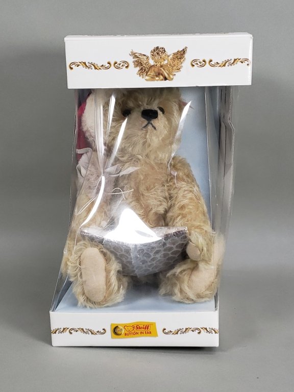 089_Lot_182_Steiff_The_Night_Before_Christmas_Bear_in_box.jpg
