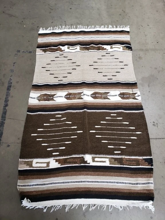 147_Lot_260_Native_American_style_blanket.jpg