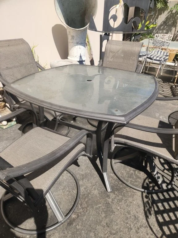 064_Lot_251_5_pc_patio_set_swivel_rocking_chairs.jpg