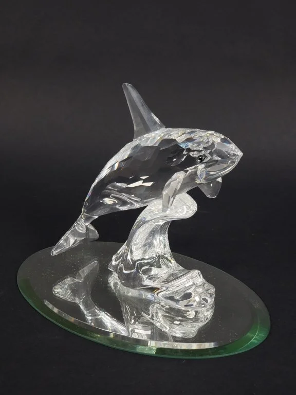 089_Lot_86_Swarovski_Killer_Whale_figurine.jpg