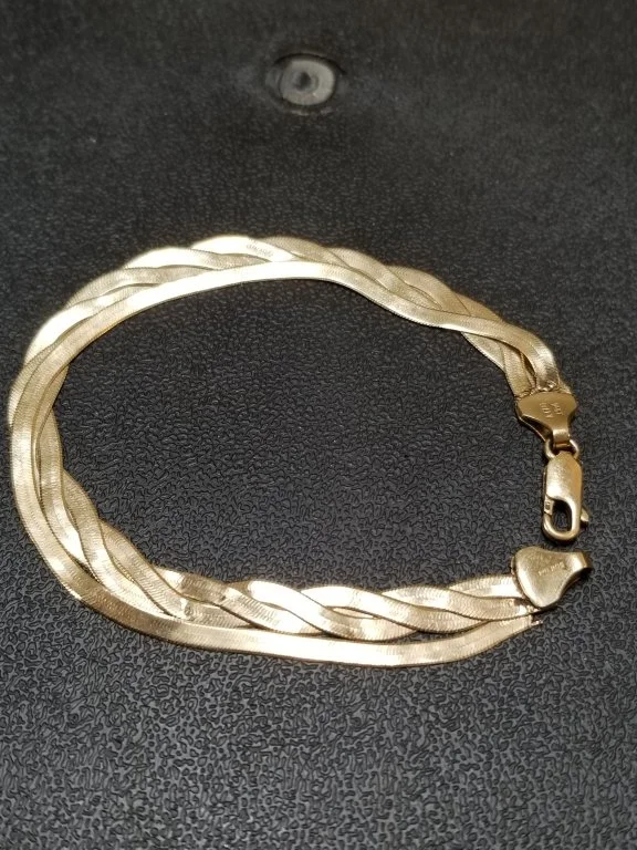 051_Lot_167_14k_gold_Italian_herringbone_braided_bracelet.jpg