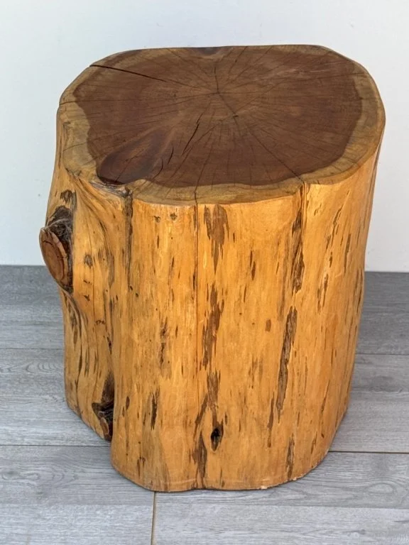 174_Lot_321h_Wood_stump_side_table.jpg