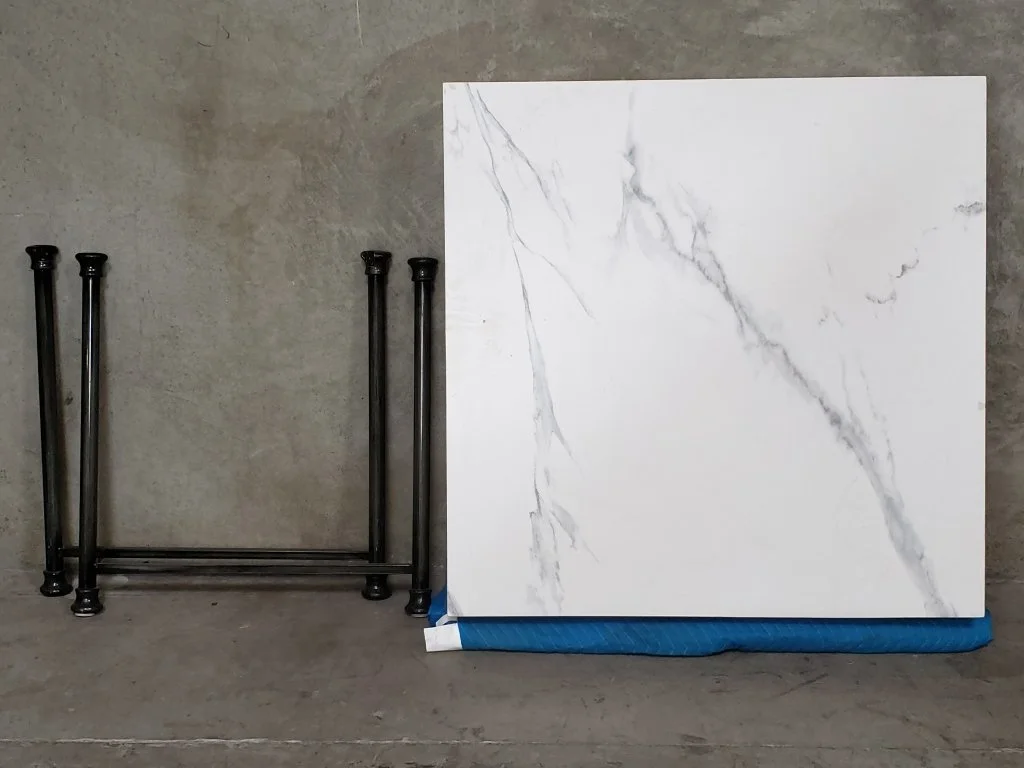 080_Lot_241_Marble_coffee_table_with_metal_base.jpg