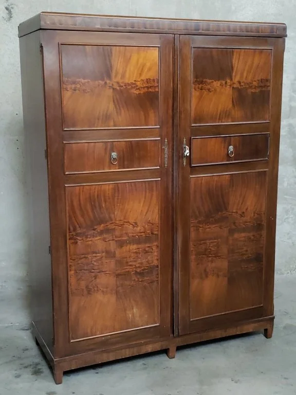 193_Lot_113_Antique_Compactom_walnut_wardrobe_with_keys.jpg