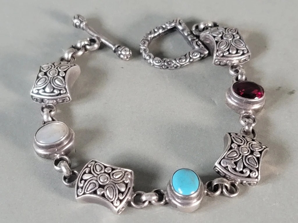 030 - Lot 538 - Sterling silver, Turquoise, moonstone, garnet.jpg