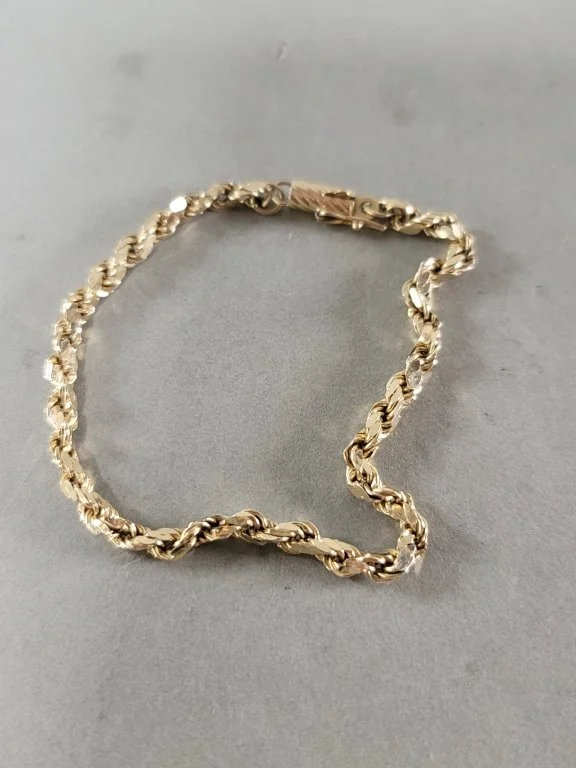 032 - Lot 580 - 14k gold rope bracelet.jpg