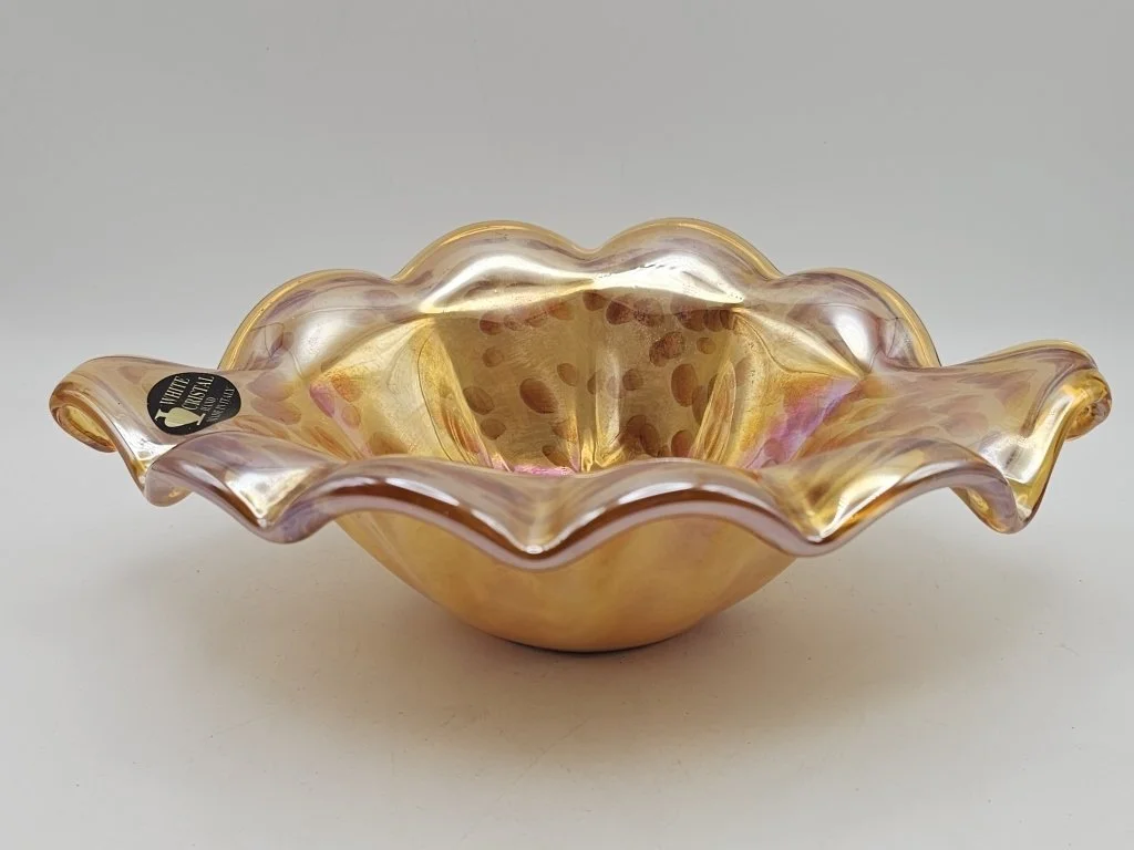 171_Lot_605h_White_Cristal_Murano_amber_iridescent_art_glass.jpg
