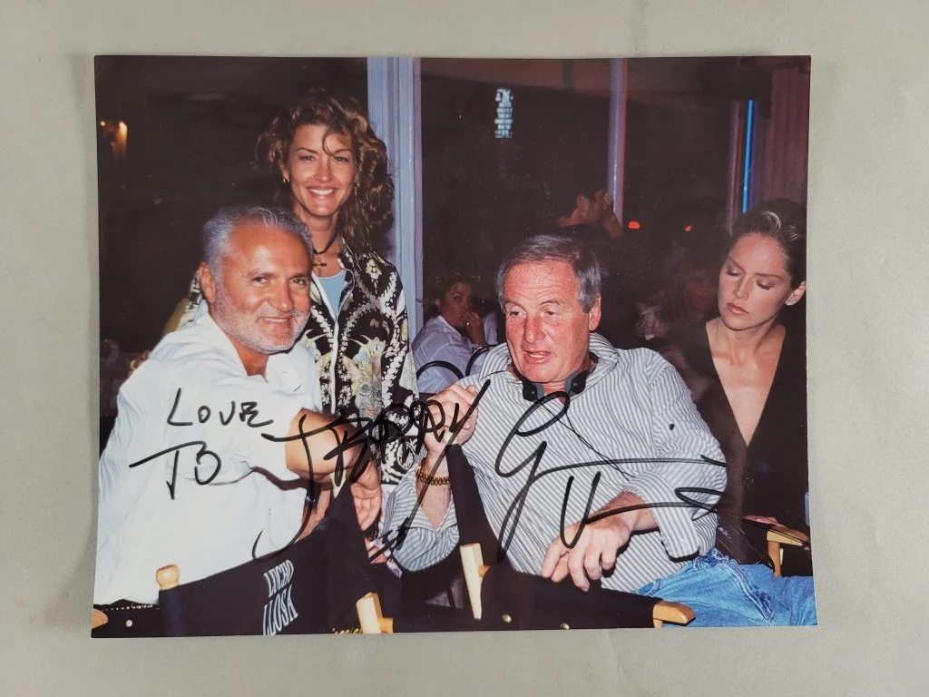 054_Lot_498_Gianni_Versace_signed_photo_dedicated_to_Jerry.jpg