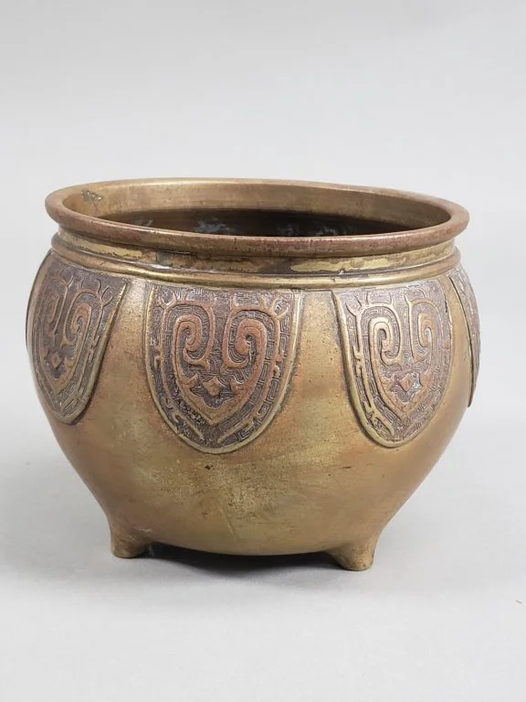 070_Rank_070_Lot_87_Antique_Chinese_archaistic_tripod_bronze_censer.jpg