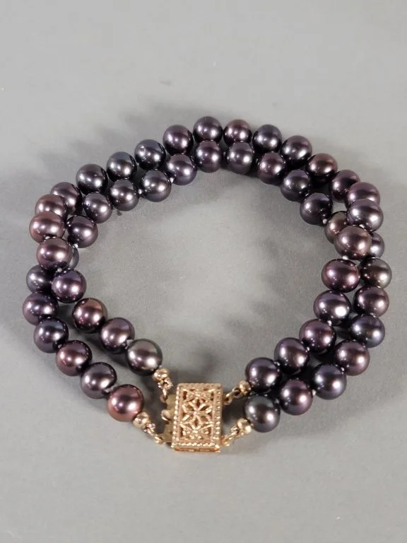 015 - 507 Peacock pearl and 14k gold bracelet.jpg