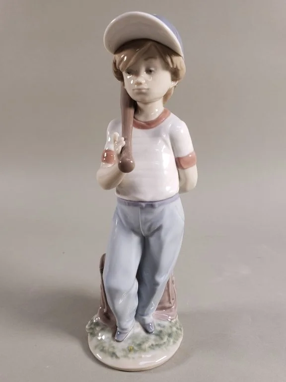 142_Lot_529_Lladro_porcelain_figurine.jpg