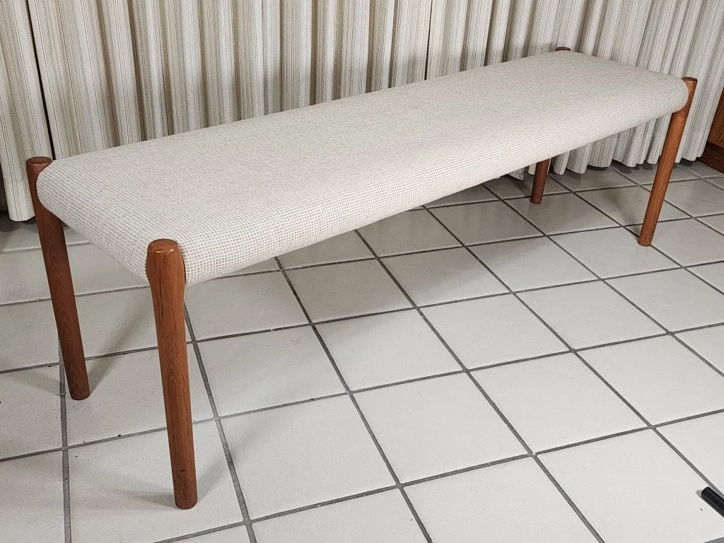 029 - 339h Mid-century JL Moller style teak bench.jpg