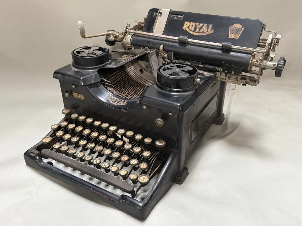 172 - Lot 164 - Antique Royal desktop typewriter.jpg