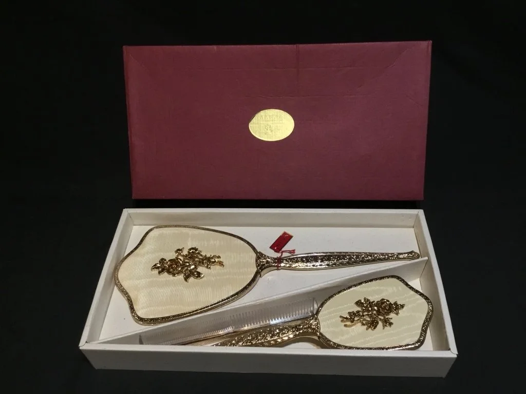 056_Lot_411h_Matson_24kt_gold_plated_vanity_mirror_set_NOS.jpg