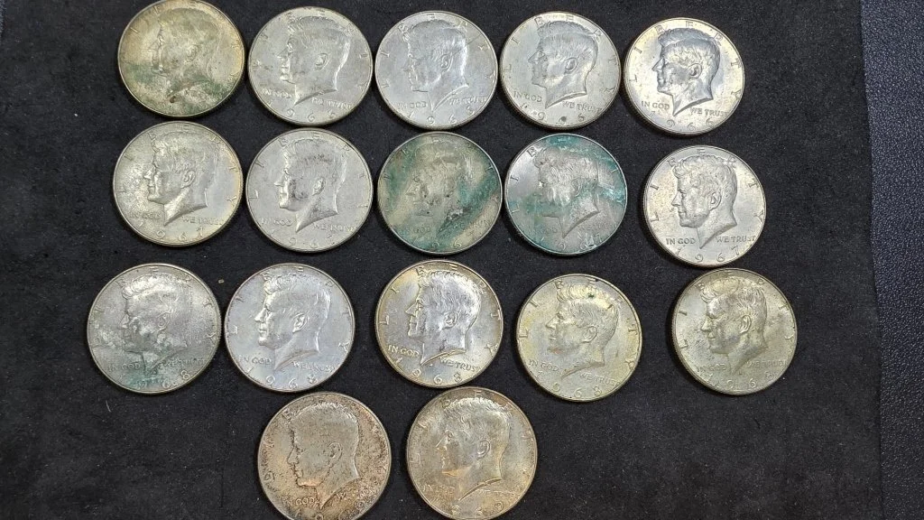 078_Lot_57_17_1965-1969_Kennedy_Silver_Clad_Half_Dollar.jpg