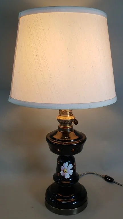 199 - Lot 105 - Ceramic hand painted table lamp.jpg