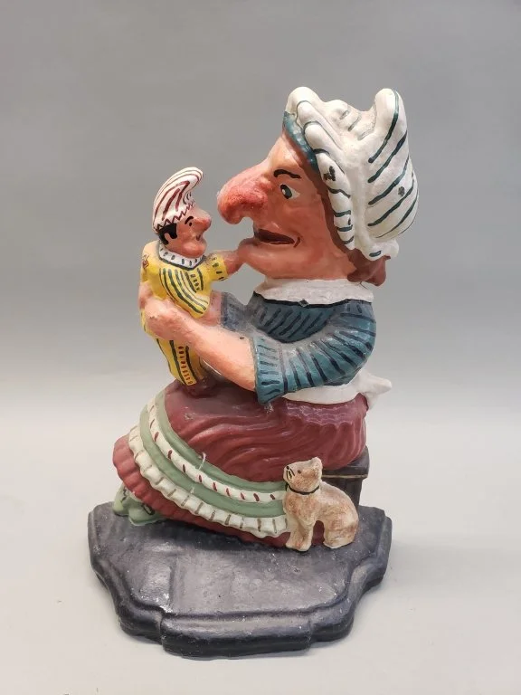 069_Rank_069_Lot_81_Vintage_cast_iron_Judy_and_Punch_doorstop.jpg