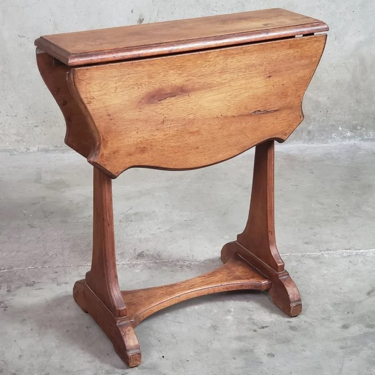 134_Lot_508_Antique_mahogany_drop_leaf_side_table.jpg