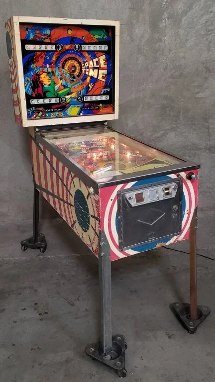 006 - Lot 505 - Bally pinball machine with keys.jpg