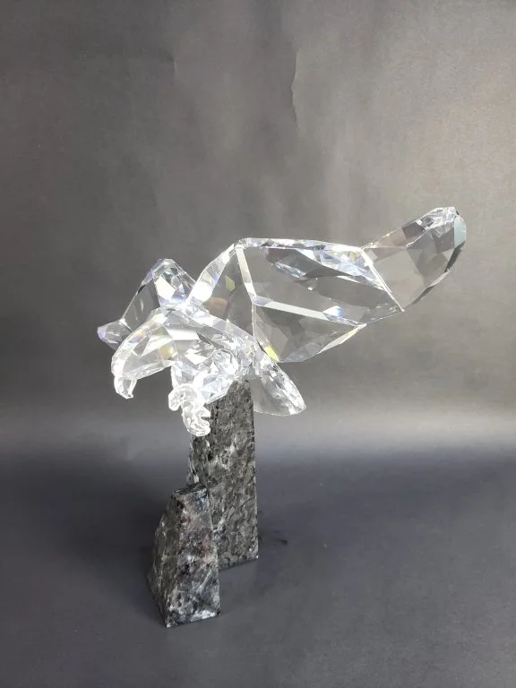 084_Lot_49_Swarovski_Soulmates_Eagle_figurine.jpg