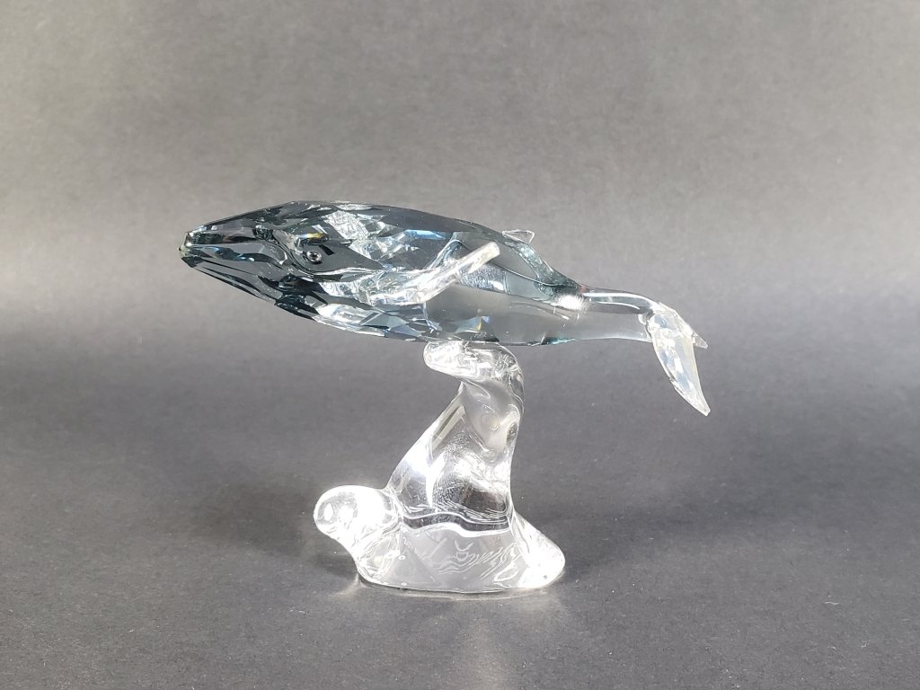 079_Lot_12_Signed_Swarovski_crystal_whale_figurine.jpg