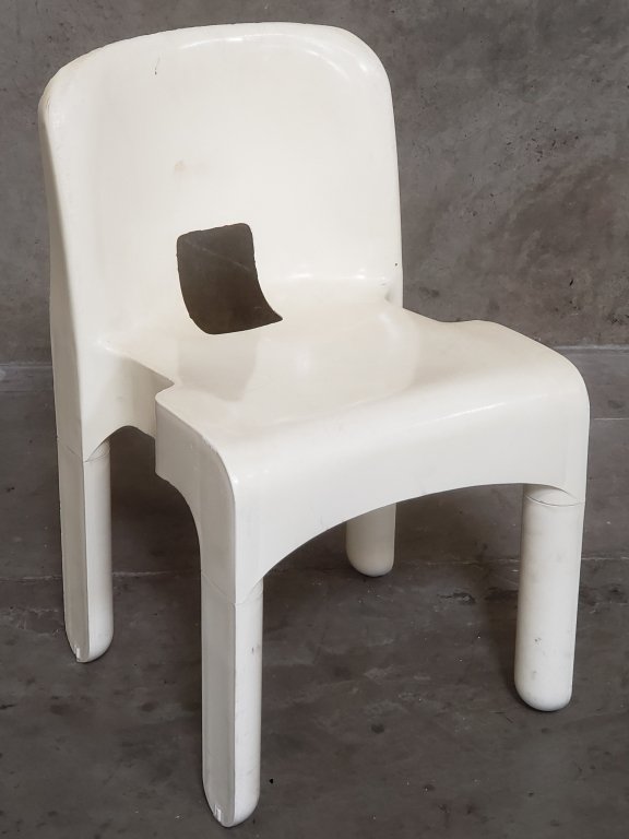 023 - Lot 118 - Joe Colombo for Kartell plastic chair.jpg