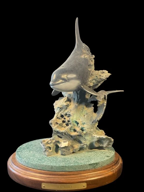 071_Lot_338h_Signed_Sea_Wolf_whale_sculpture.jpg