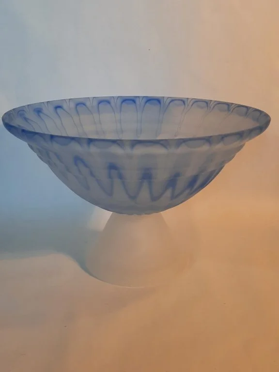 111_Rank_111_Lot_449h_Large_vintage_glass_Huta_Szkla_glass_centerpiece.jpg