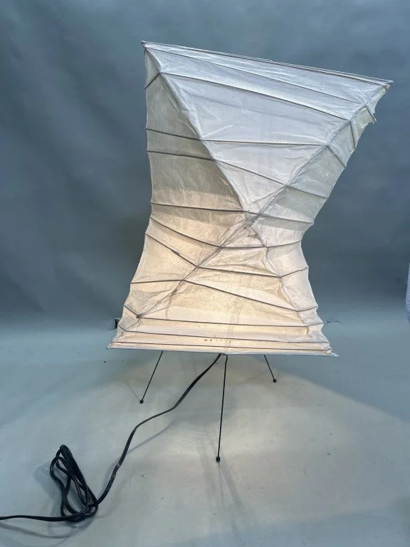 039 - Lot 213 - Signed Isamu Noguchi Akari 26N table lamp.jpg