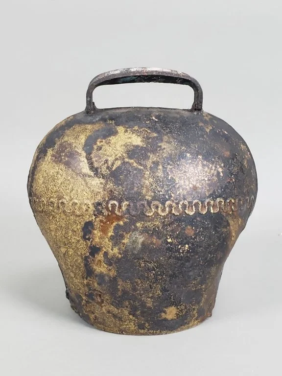 130_Lot_59_Antique_iron_alpine_cowbell.jpg