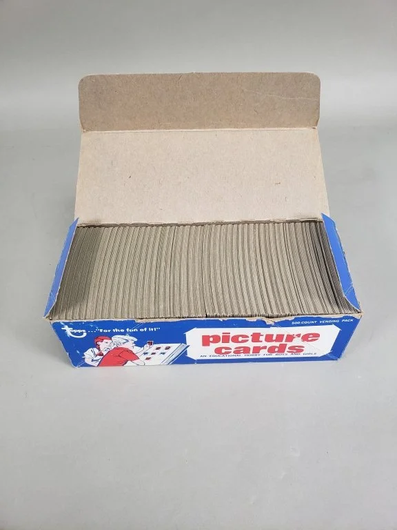 042 - Lot 58 - 1982 Topps vending box of baseball cards.jpg
