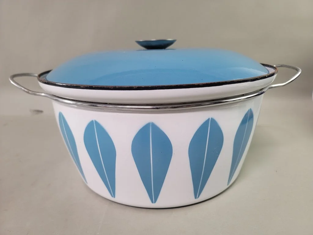 066_Lot_338_Mid_century_Catherineholm_enamel_casserole_pot.jpg
