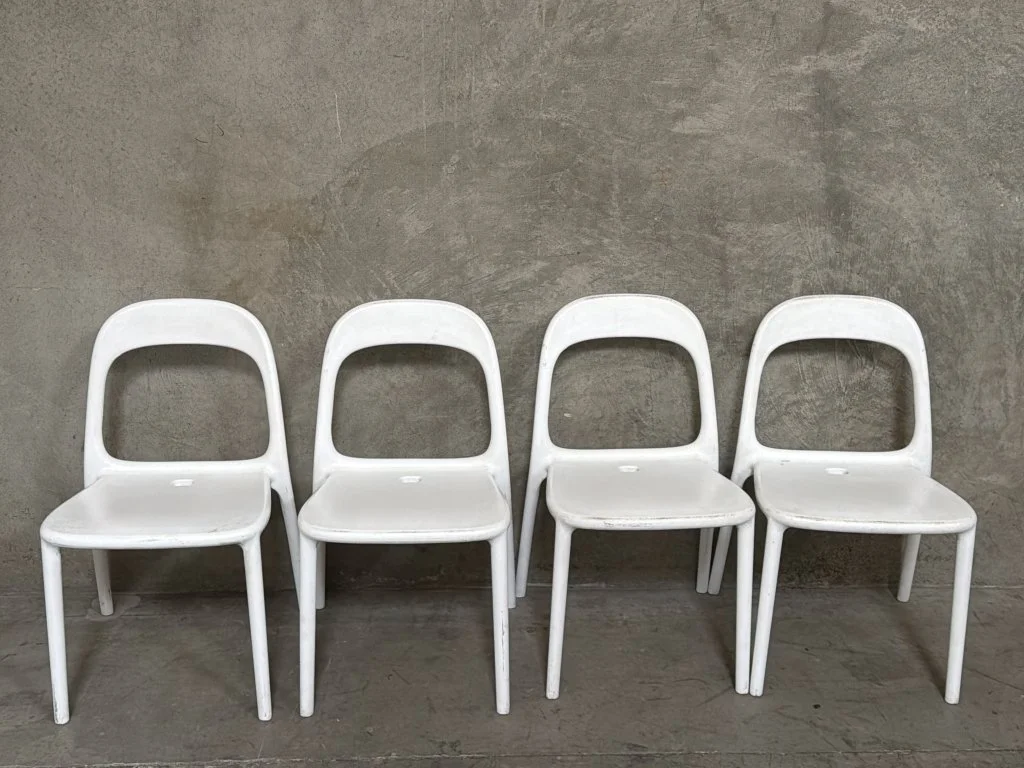 129_Lot_88_Set_of_four_Italian_URBAN_chairs.jpg
