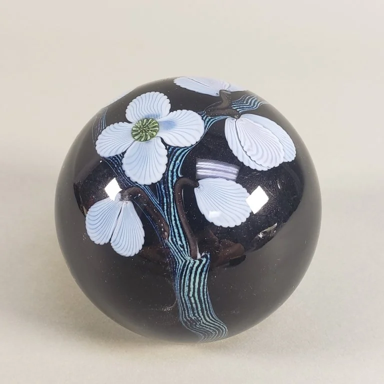 101_Lot_124_Signed_Orient_and_Flume_art_glass_paperweight.jpg