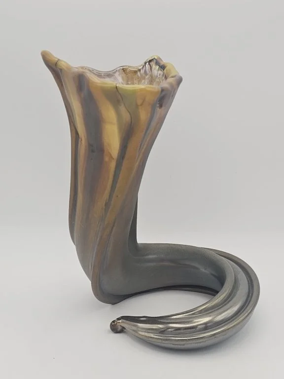150_Lot_604h_Signed_Richard_Silver_1998_studio_art_glass_vase.jpg